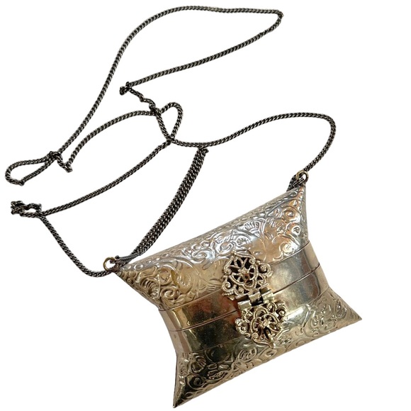 Handbags - Unique Metal Crossbody